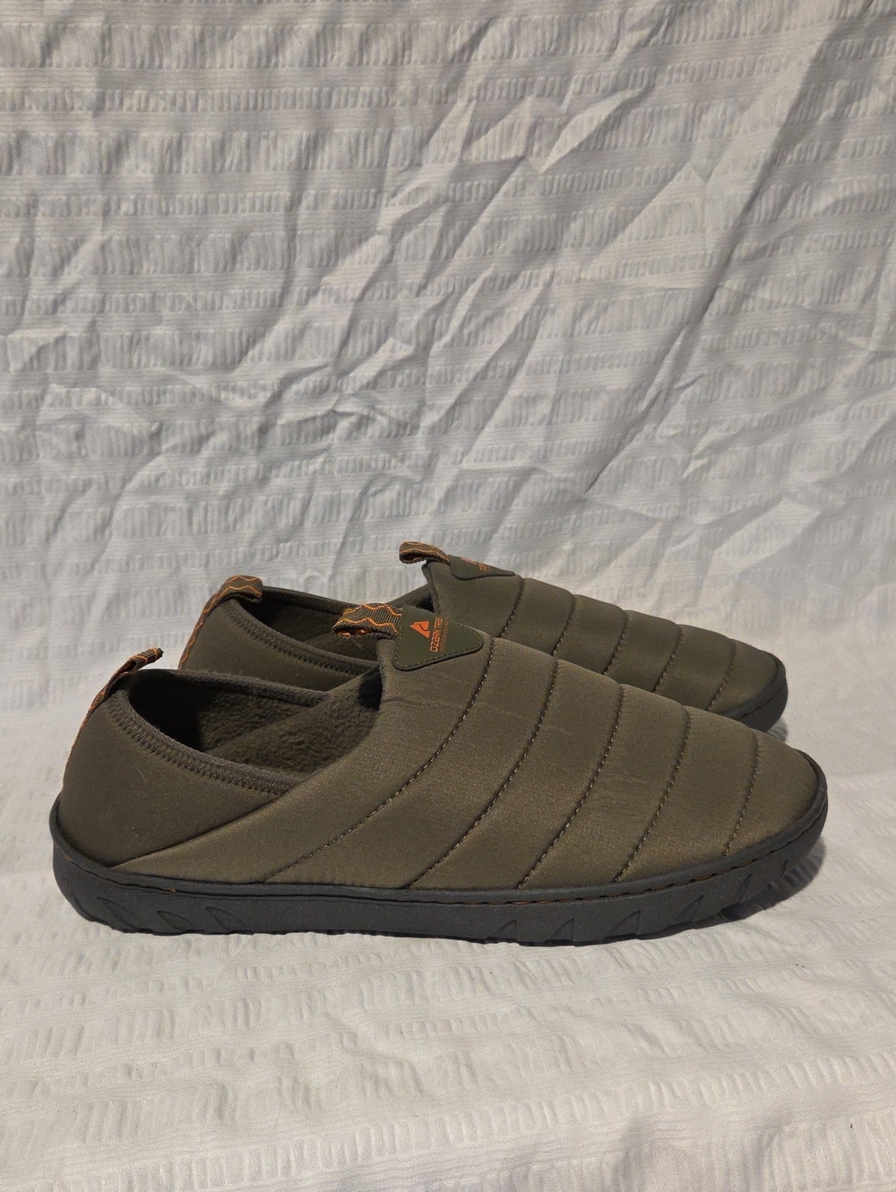 Ozark Trail Men's Quilted Puffer Slippers